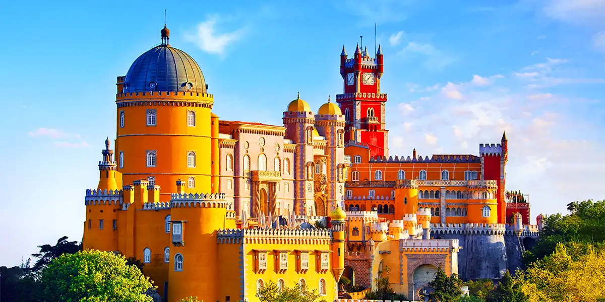 Deluxe Lisbon & Madeira: Historic Streets & Island Scenery